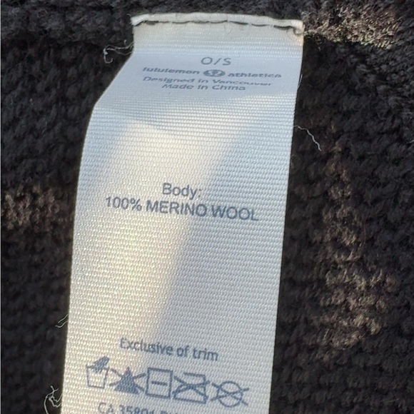 lululemon athletica Black Poncho 100% merino wool - Picture 5 of 5